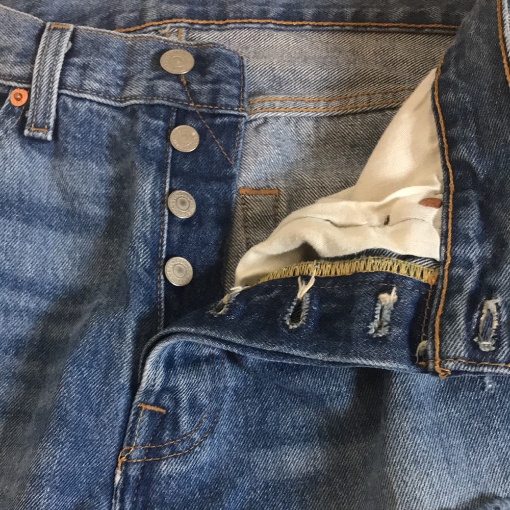 Levi’s 501 Men's Jean Destruction 31 x 32 - Picture 5 of 9